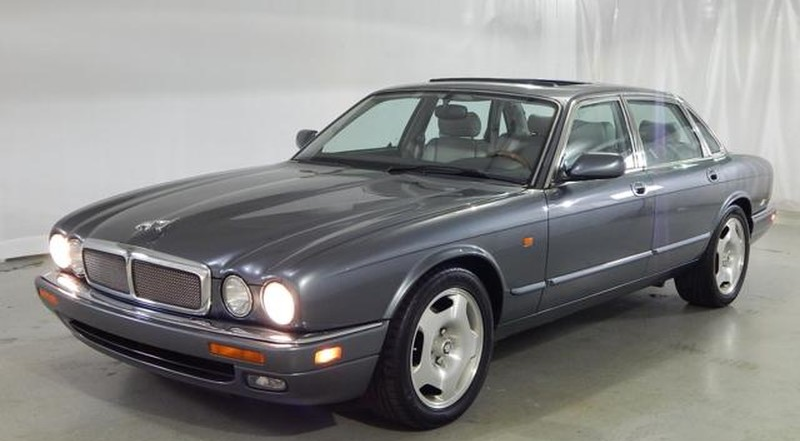 Illustration for article titled Here Are Ten Of The Best Six-Cylinder Cars On eBay For Less Than $6,000